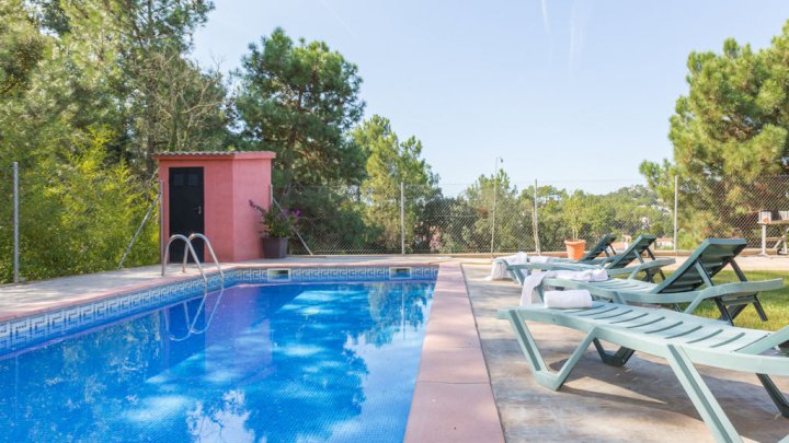 Villa vacacional recién renovada con vistas panorámicas y piscina privada en Lloret Blau