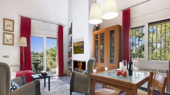 Villa vacacional recién renovada con vistas panorámicas y piscina privada en Lloret Blau