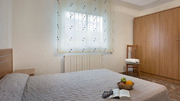 Amplia casa familiar con vistas a la montaña, piscina y ubicación privilegiada en Serra Brava – Lloret de Mar