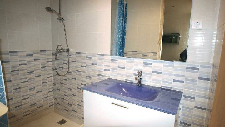 Amplia casa familiar con vistas a la montaña, piscina y ubicación privilegiada en Serra Brava – Lloret de Mar