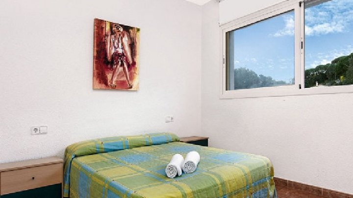 Amplia casa familiar con vistas a la montaña, piscina y ubicación privilegiada en Serra Brava – Lloret de Mar