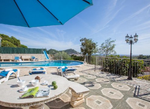 Großes Ferienhaus in Blanes zu verkaufen