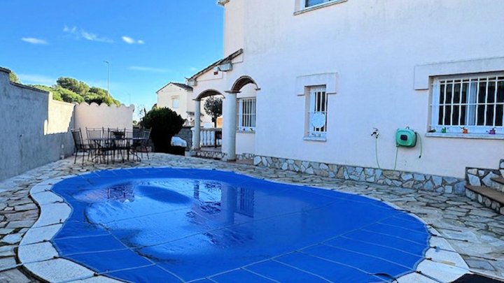 Ferienhaus in l'Escala an der Costa Brava mit privatem Pool – erleben Sie mediterranes Lebensgefühl pur!