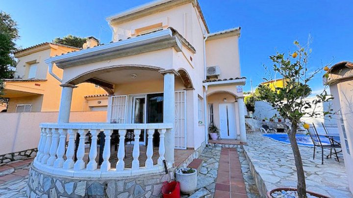Ferienhaus in l'Escala an der Costa Brava mit privatem Pool – erleben Sie mediterranes Lebensgefühl pur!
