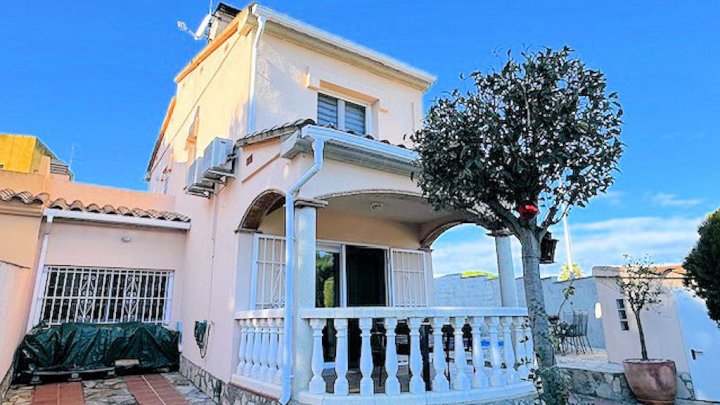Ferienhaus in l'Escala an der Costa Brava mit privatem Pool – erleben Sie mediterranes Lebensgefühl pur!