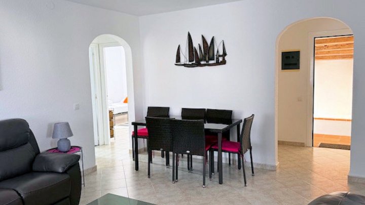 Traumhafte Ferienvilla in L’Escala – Zwei Wohneinheiten, Pool, Jacuzzi & Meerblick