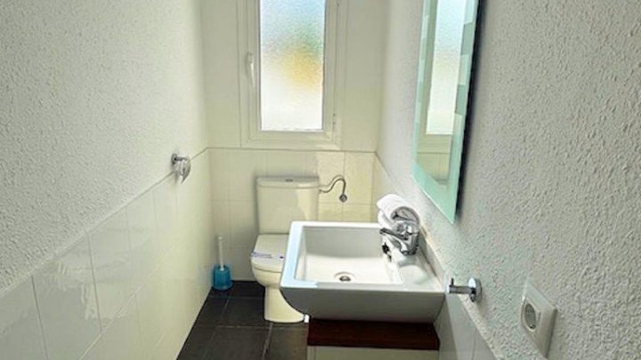Traumhafte Ferienvilla in L’Escala – Zwei Wohneinheiten, Pool, Jacuzzi & Meerblick