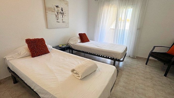 Traumhafte Ferienvilla in L’Escala – Zwei Wohneinheiten, Pool, Jacuzzi & Meerblick