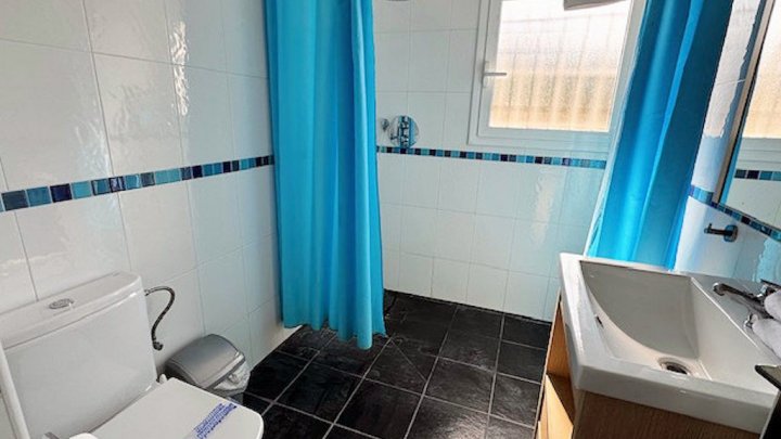 Traumhafte Ferienvilla in L’Escala – Zwei Wohneinheiten, Pool, Jacuzzi & Meerblick