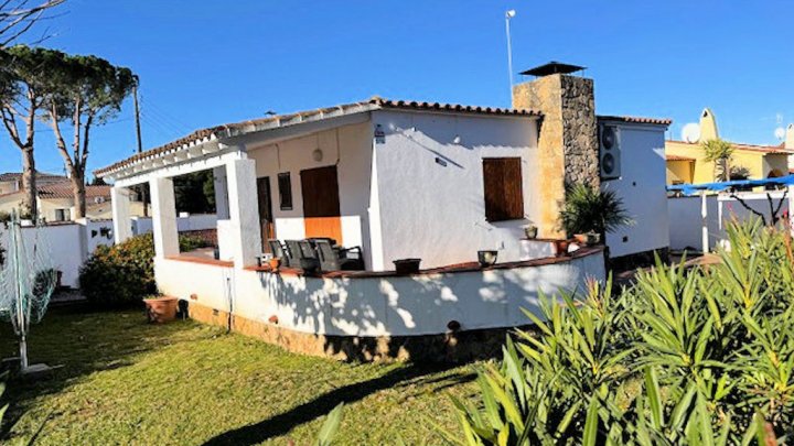 Einfamilienhaus mit privatem Pool in l’Escala an der Costa Brava in Spanien 
