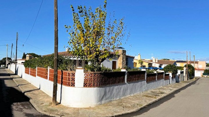 Einfamilienhaus mit privatem Pool in l’Escala an der Costa Brava in Spanien 