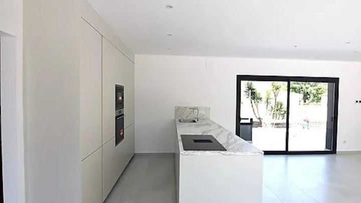 Luxusvilla mit Touristenlizenz in Toplage von Empuriabrava 