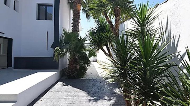 Luxusvilla mit Touristenlizenz in Toplage von Empuriabrava 