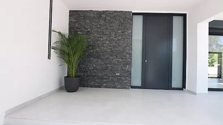 Luxusvilla mit Touristenlizenz in Toplage von Empuriabrava 