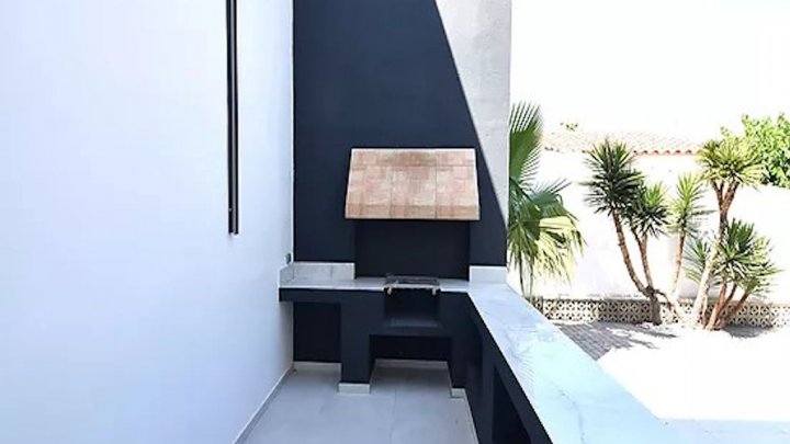 Luxusvilla mit Touristenlizenz in Toplage von Empuriabrava 