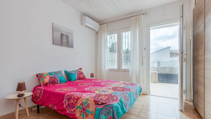 Espagne Empuriabrava villa de 4 chambres avec piscine privée à vendre