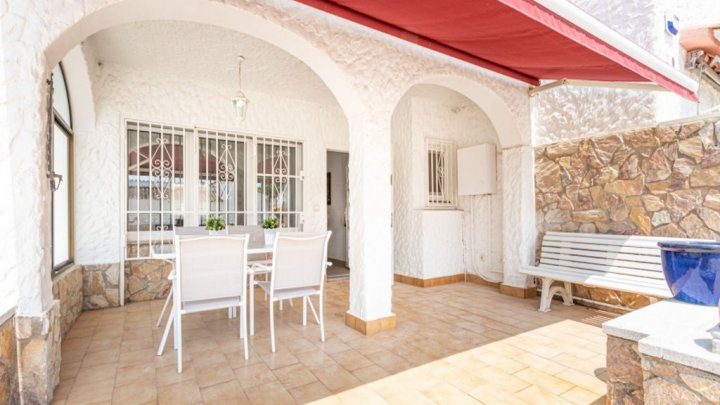 Espagne Empuriabrava villa de 4 chambres avec piscine privée à vendre