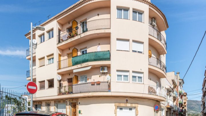 Sea view apartment for sale in Spain on the Costa Brava in the resort of Roses