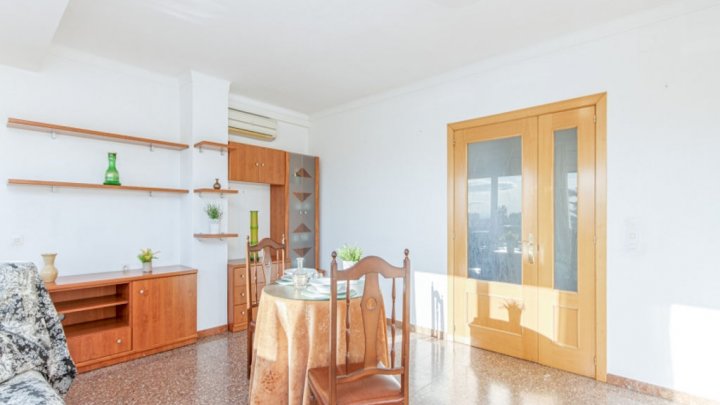 Sea view apartment for sale in Spain on the Costa Brava in the resort of Roses