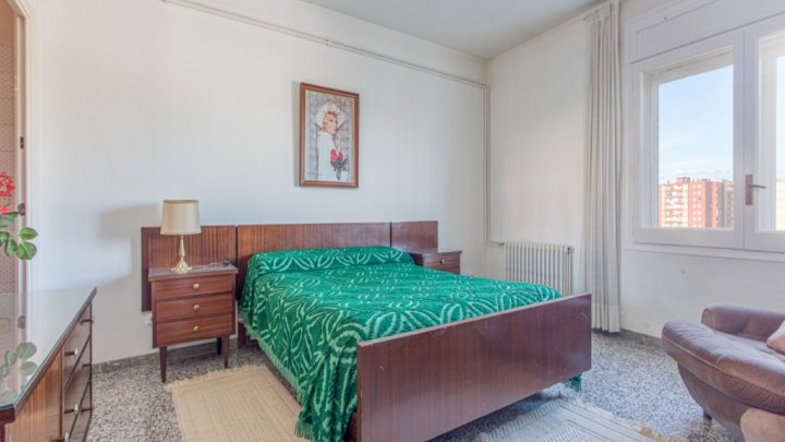 Edificio de apartamentos en venta en Figueres, Cataluña