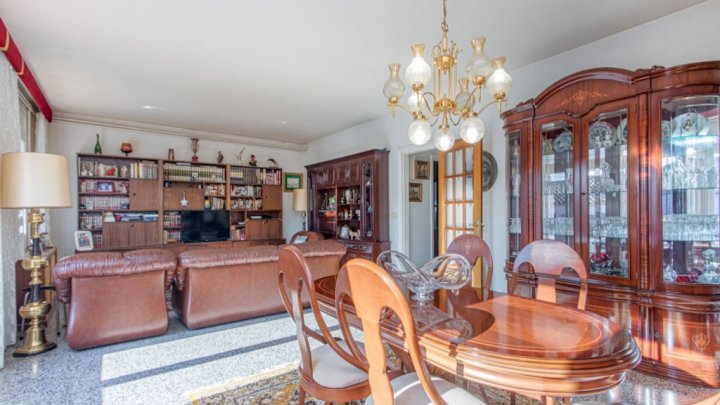 Edificio de apartamentos en venta en Figueres, Cataluña
