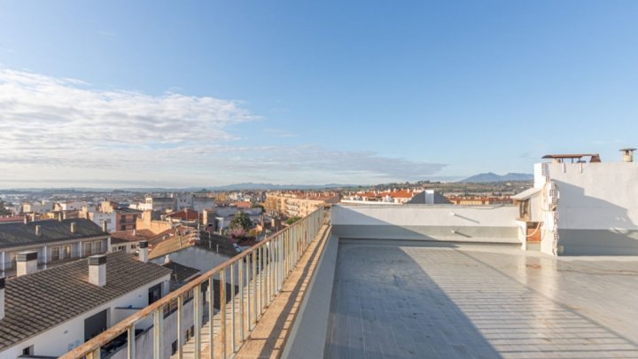 Edificio de apartamentos en venta en Figueres, Cataluña