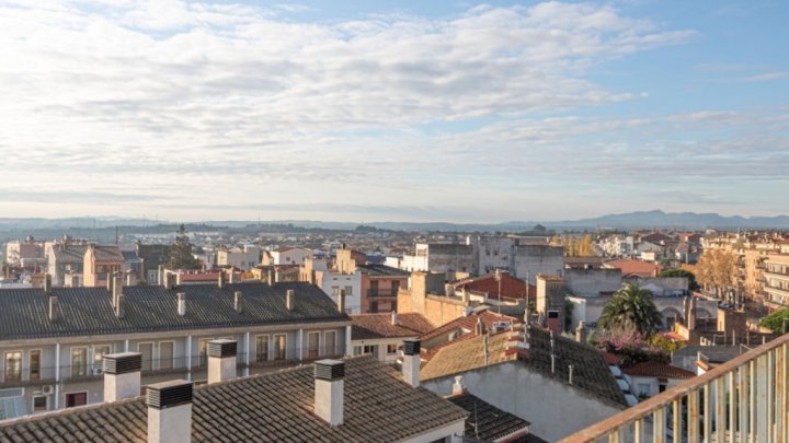 Edificio de apartamentos en venta en Figueres, Cataluña