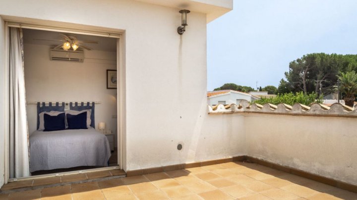 Maison de vacances avec piscine privée à vendre en Espagne à l'Escala sur la Costa Brava