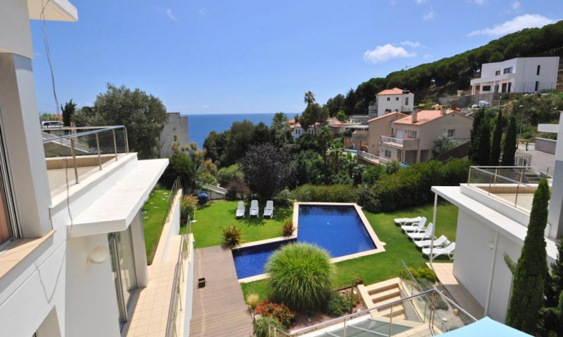 Villa de vacances exclusive en Espagne avec piscine privée sur la Costa Brava près de Lloret de Mar à vendre