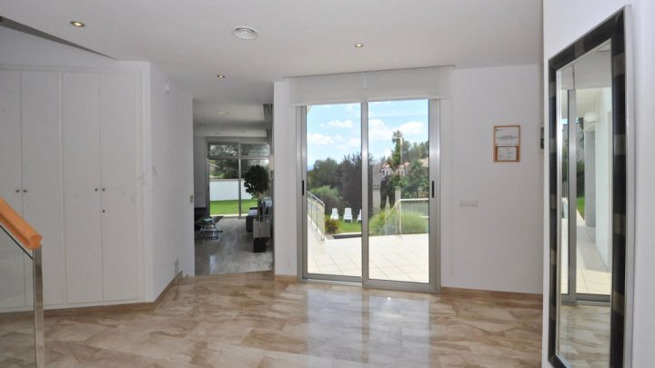 Villa de vacances exclusive en Espagne avec piscine privée sur la Costa Brava près de Lloret de Mar à vendre