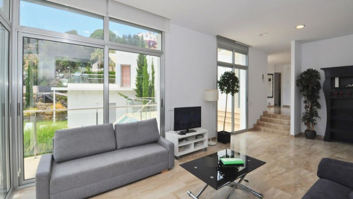 Villa de vacances exclusive en Espagne avec piscine privée sur la Costa Brava près de Lloret de Mar à vendre