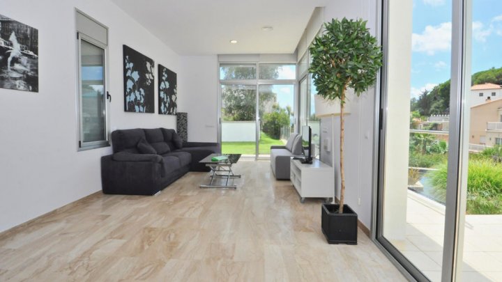 Villa de vacances exclusive en Espagne avec piscine privée sur la Costa Brava près de Lloret de Mar à vendre