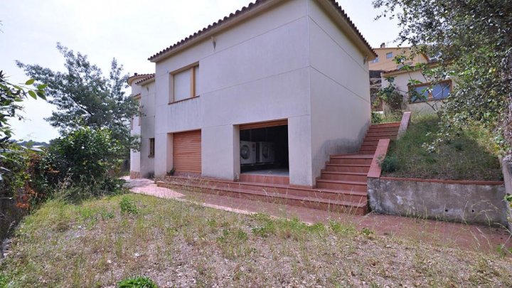 Spanien Ferienhaus bei der Badebucht Cala Canyelles an der Costa Brava bei Lloret de Mar zu verkaufen