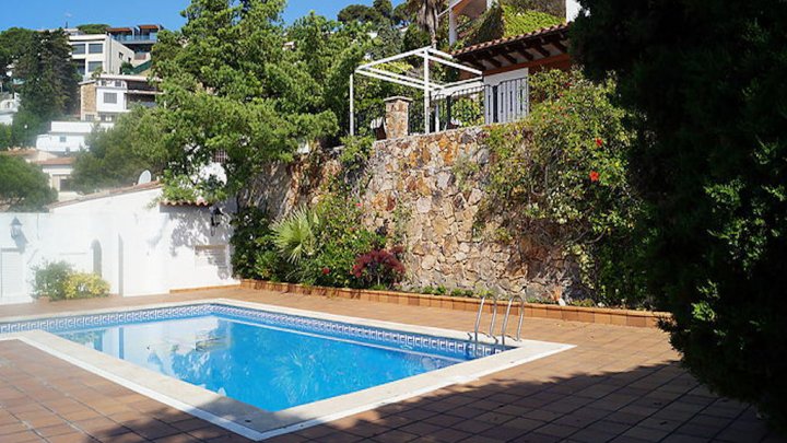 Ferienhaus bei Lloret de Mar  in Spanien in der Urbanisation Cala Canyelles an der Costa Brava zu verkaufen