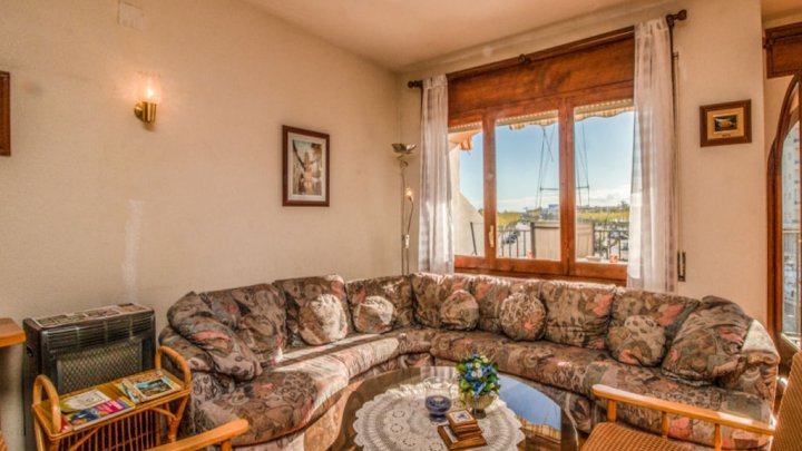 Schönes Empuriabrava Appartement am Kanal in Spanien an der Costa Brava kaufen