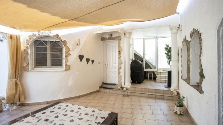 Espagne Empuriabrava Costa Brava 2 maisons à vendre sur le canal sur un terrain avec piscine privée et ponton